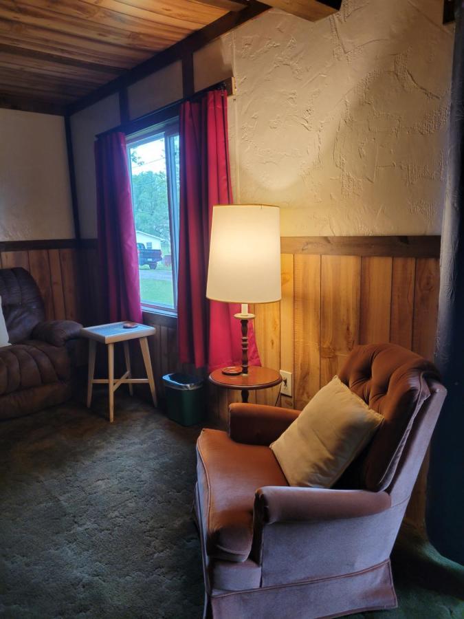 Little River Inn Motel Leon Екстер'єр фото