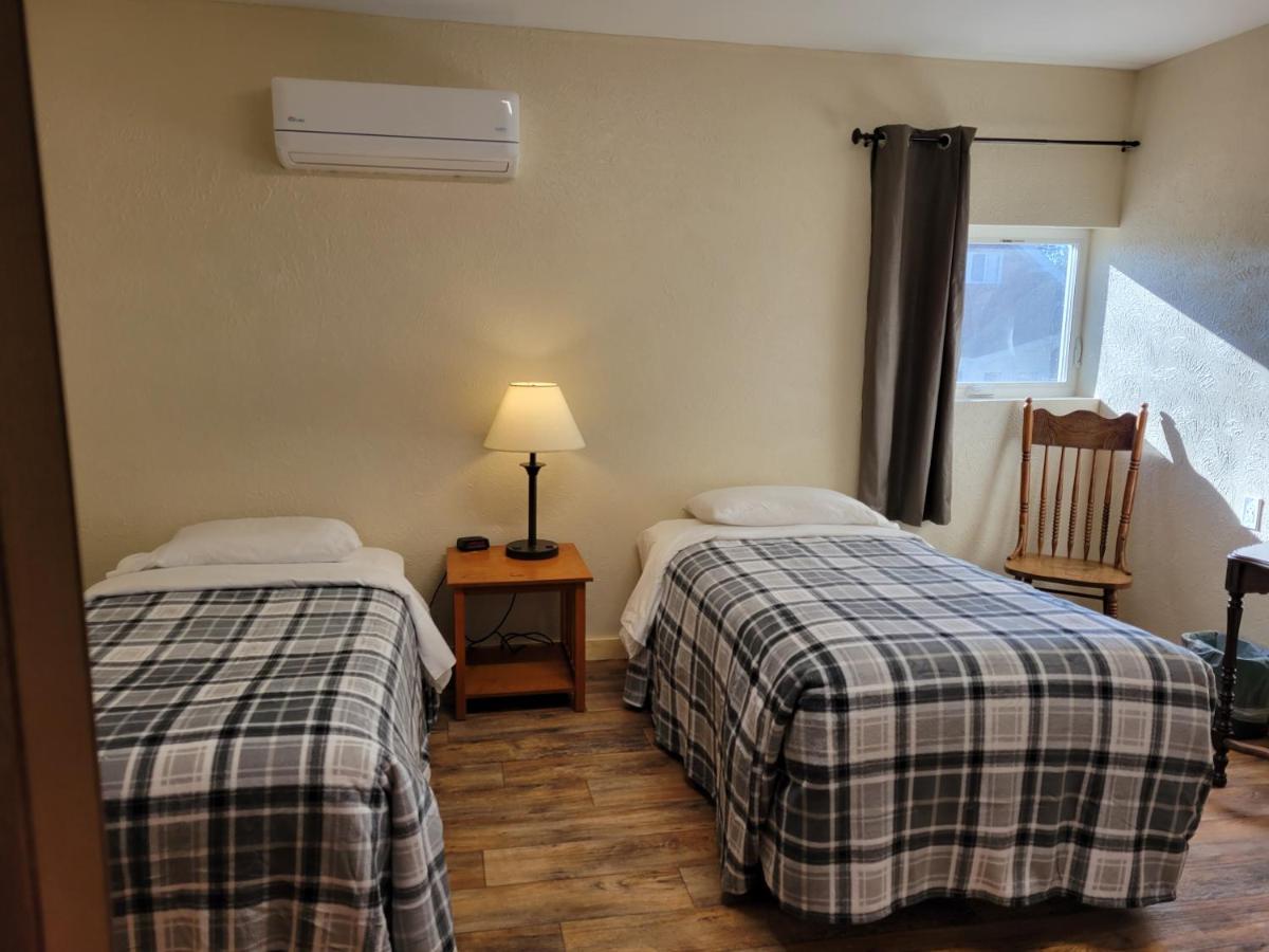 Little River Inn Motel Leon Екстер'єр фото