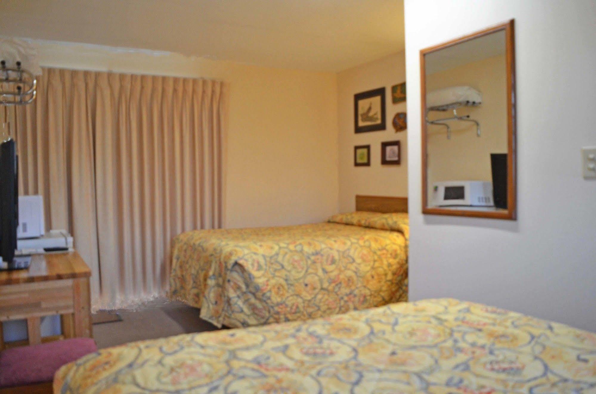 Little River Inn Motel Leon Екстер'єр фото