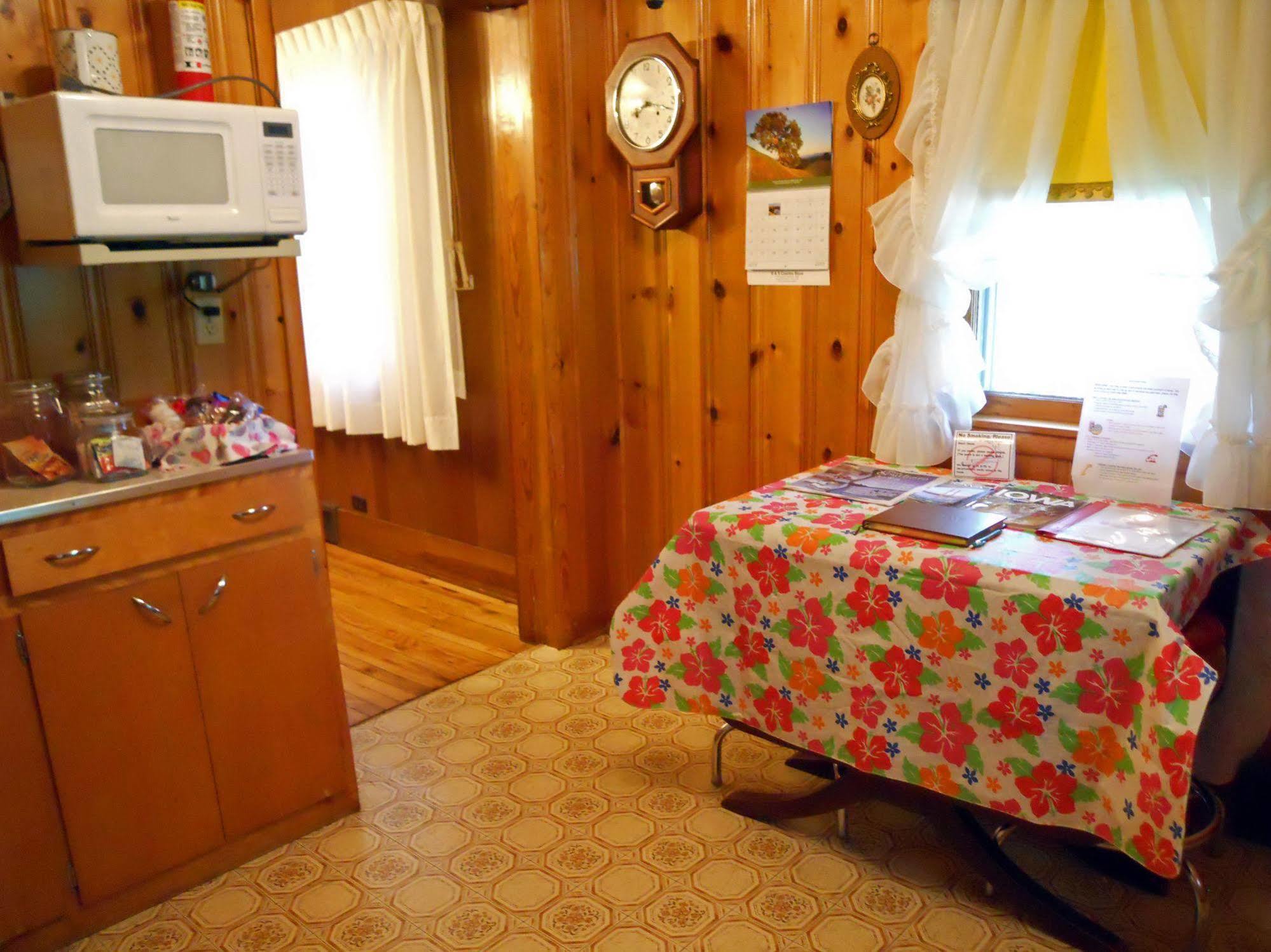 Little River Inn Motel Leon Екстер'єр фото
