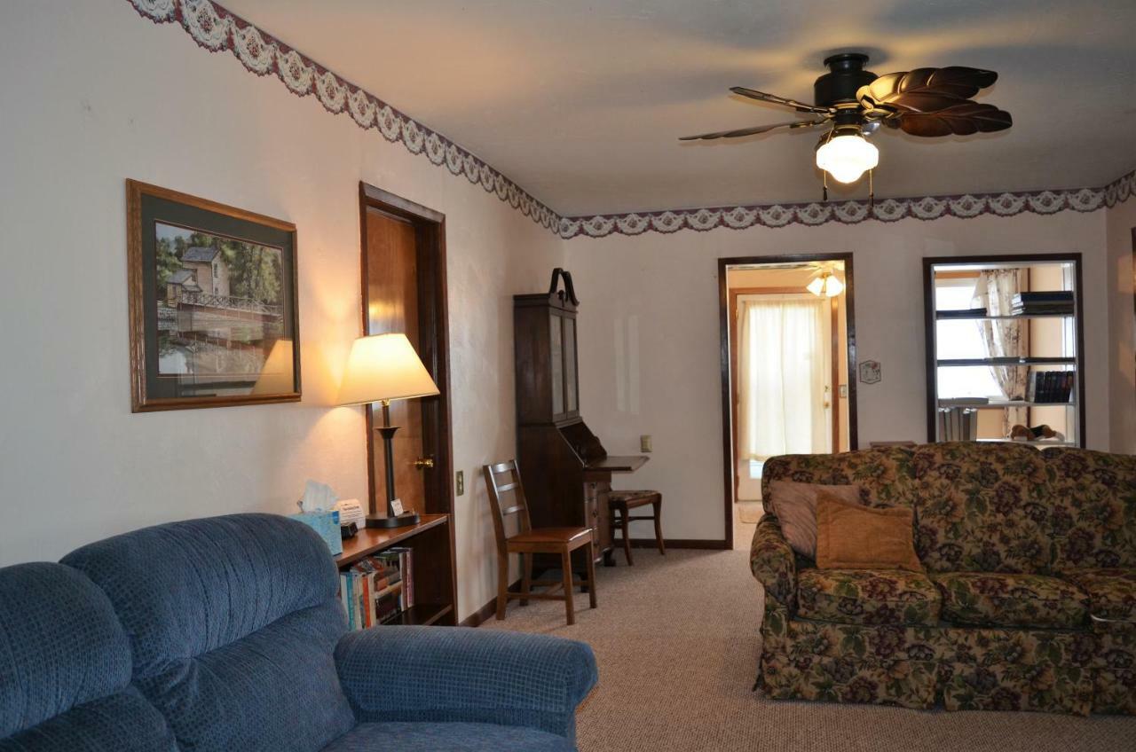 Little River Inn Motel Leon Екстер'єр фото